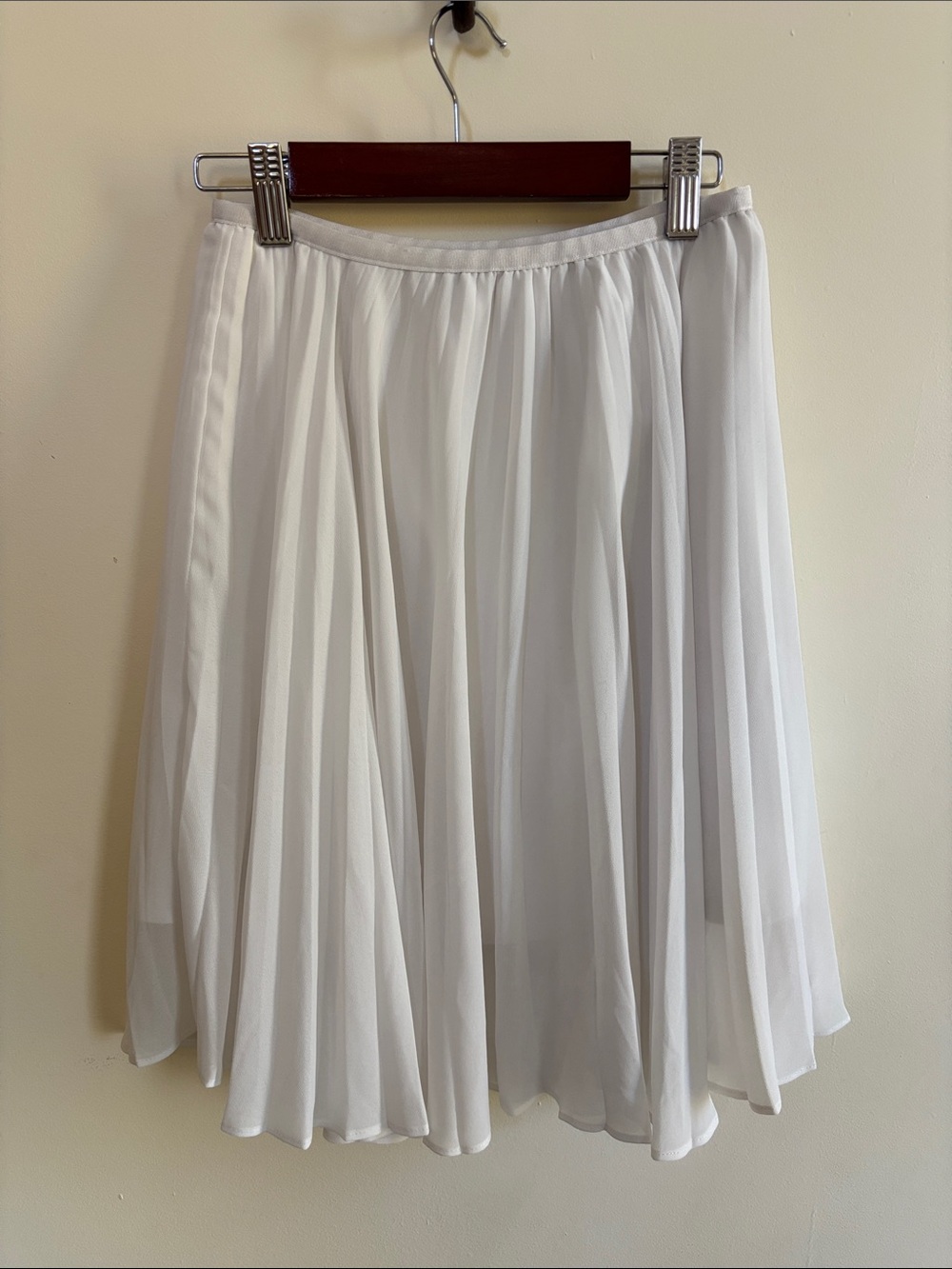 Babaton White Pleated Circle Skirt